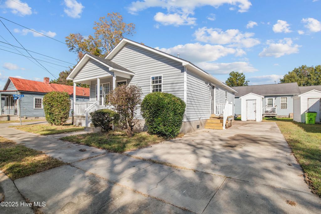 Photo of 1216 Walt Bellamy Drive, New Bern, NC 28562 (MLS # 100537517)