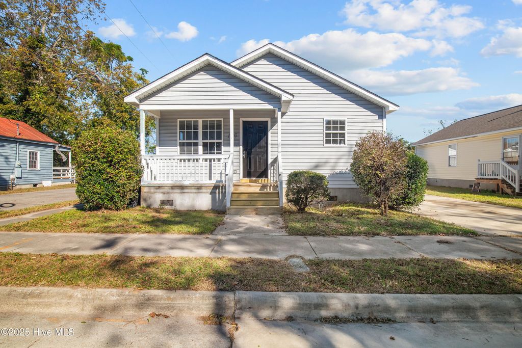 Photo of 1216 Walt Bellamy Drive, New Bern, NC 28562 (MLS # 100537517)