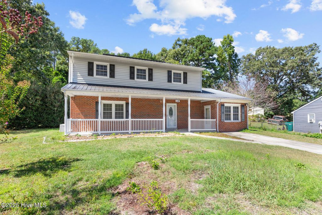 Photo of 118 Lance Court, Jacksonville, NC 28546 (MLS # 100532504)