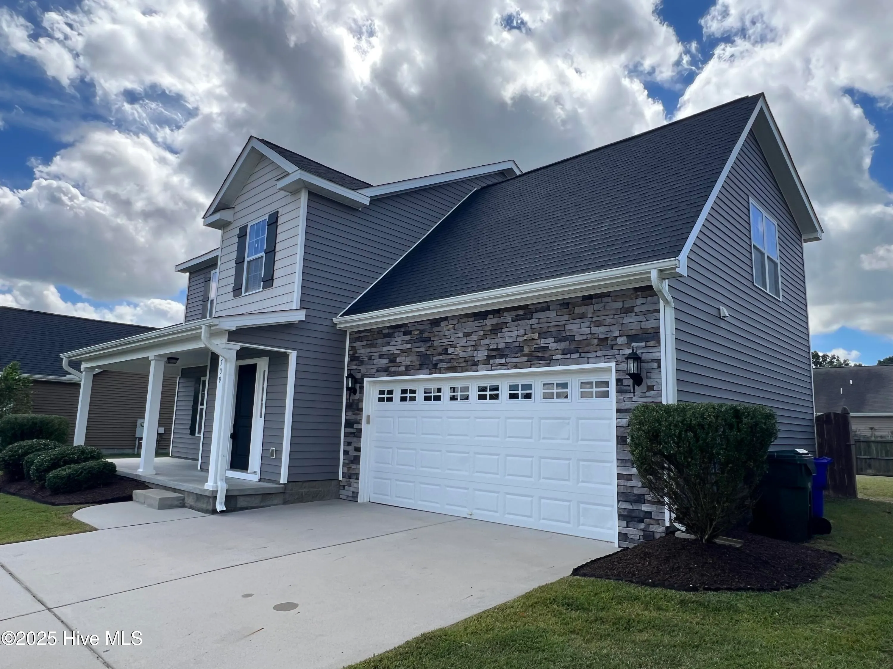 Winterville, North Carolina 28590, United States, 3 Bedrooms Bedrooms, ,3 BathroomsBathrooms,Residential,Active,231321