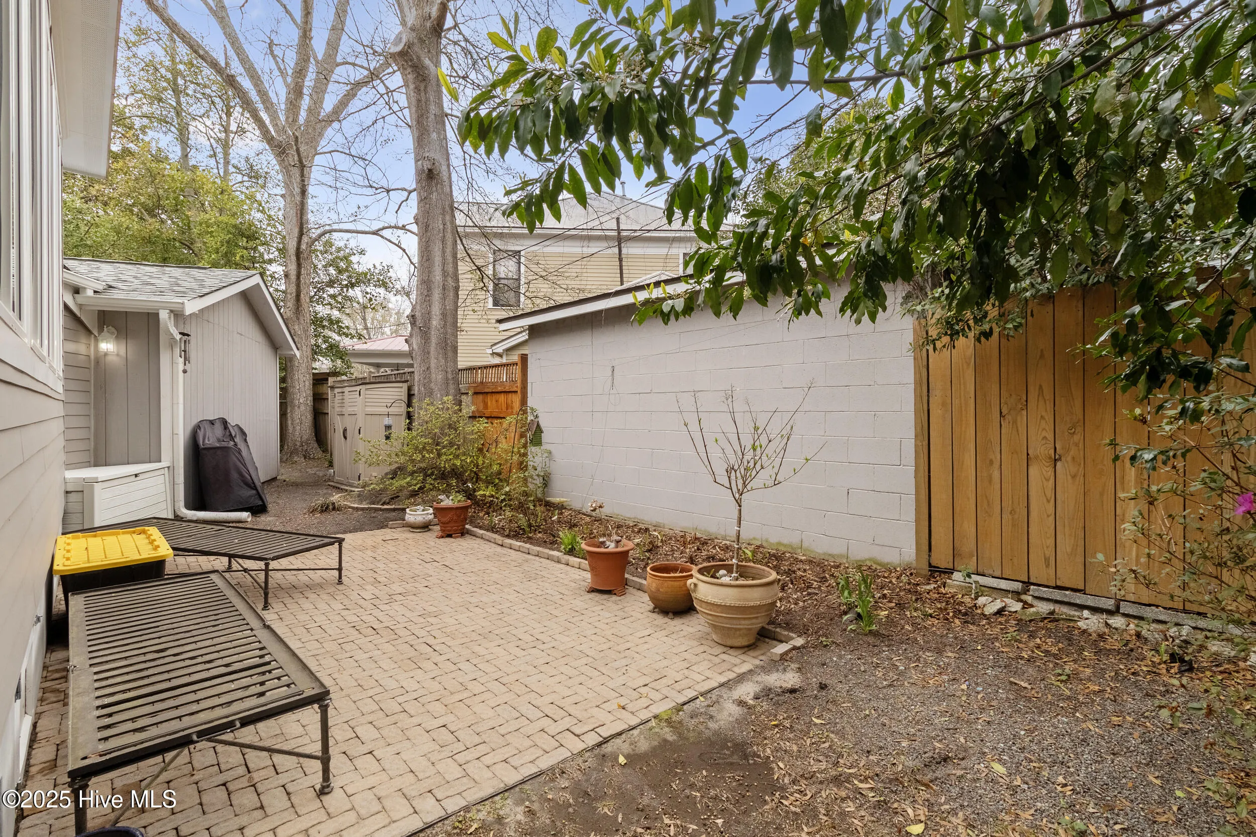 Wilmington, North Carolina 28403, United States, 3 Bedrooms Bedrooms, ,2 BathroomsBathrooms,Residential,Pending,88679