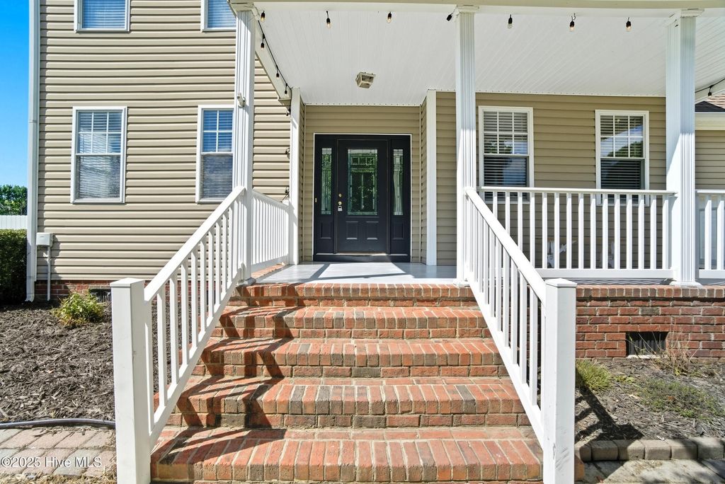 Photo of 109 Eagle Lane, Elizabeth City, NC 27909 (MLS # 100530516)