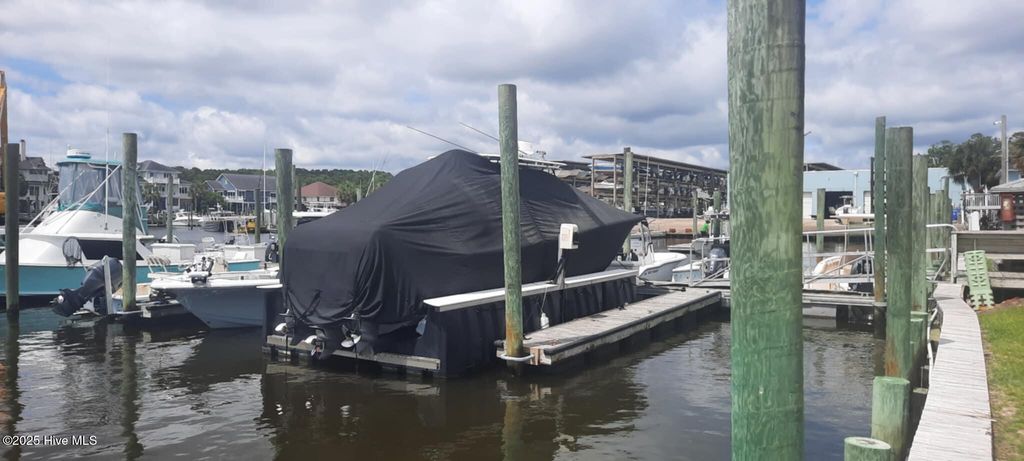 Photo of 801 Paoli Court #35&#39; Wet Slip 104, Wilmington, NC 28409 (MLS # 100510998)