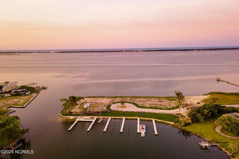 4717 S Shore Drive Morehead City NC 28557