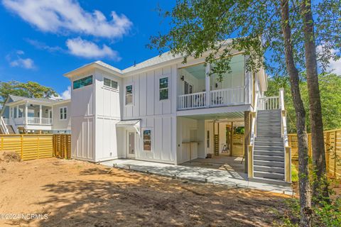 A home in Oak Island