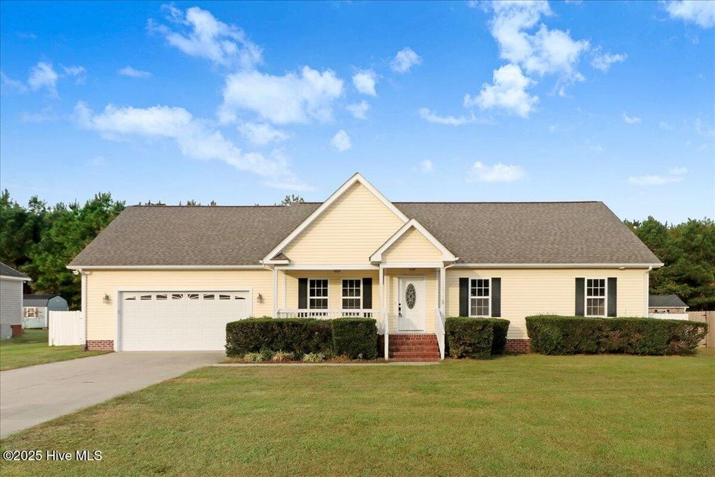 Photo of 205 Autumn Ridge Drive, Pikeville, NC 27863 (MLS # 100535818)