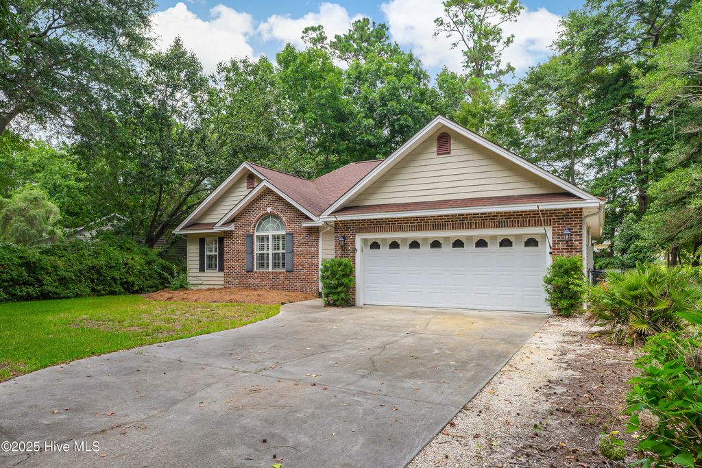 Photo of 1663 Bent Tree Trail SW, Ocean Isle Beach, NC 28469 (MLS # 100520400)