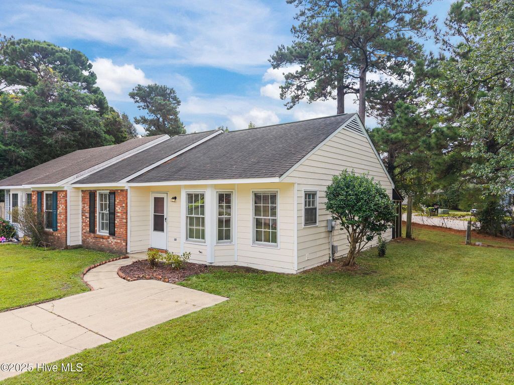 Photo of 2500 Willow Crest Court, Midway Park, NC 28544 (MLS # 100535383)