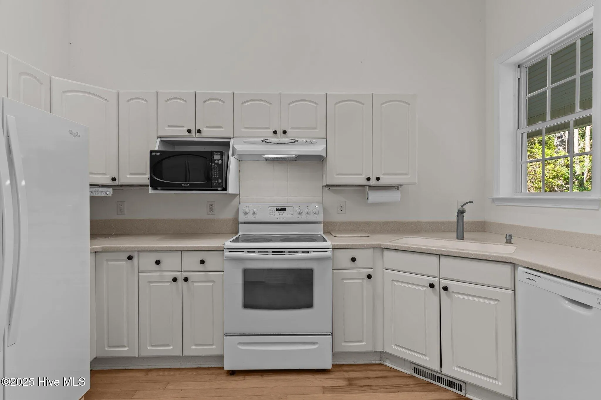 Southport, North Carolina 28461, United States, 3 Bedrooms Bedrooms, ,2 BathroomsBathrooms,Residential,Active,136418