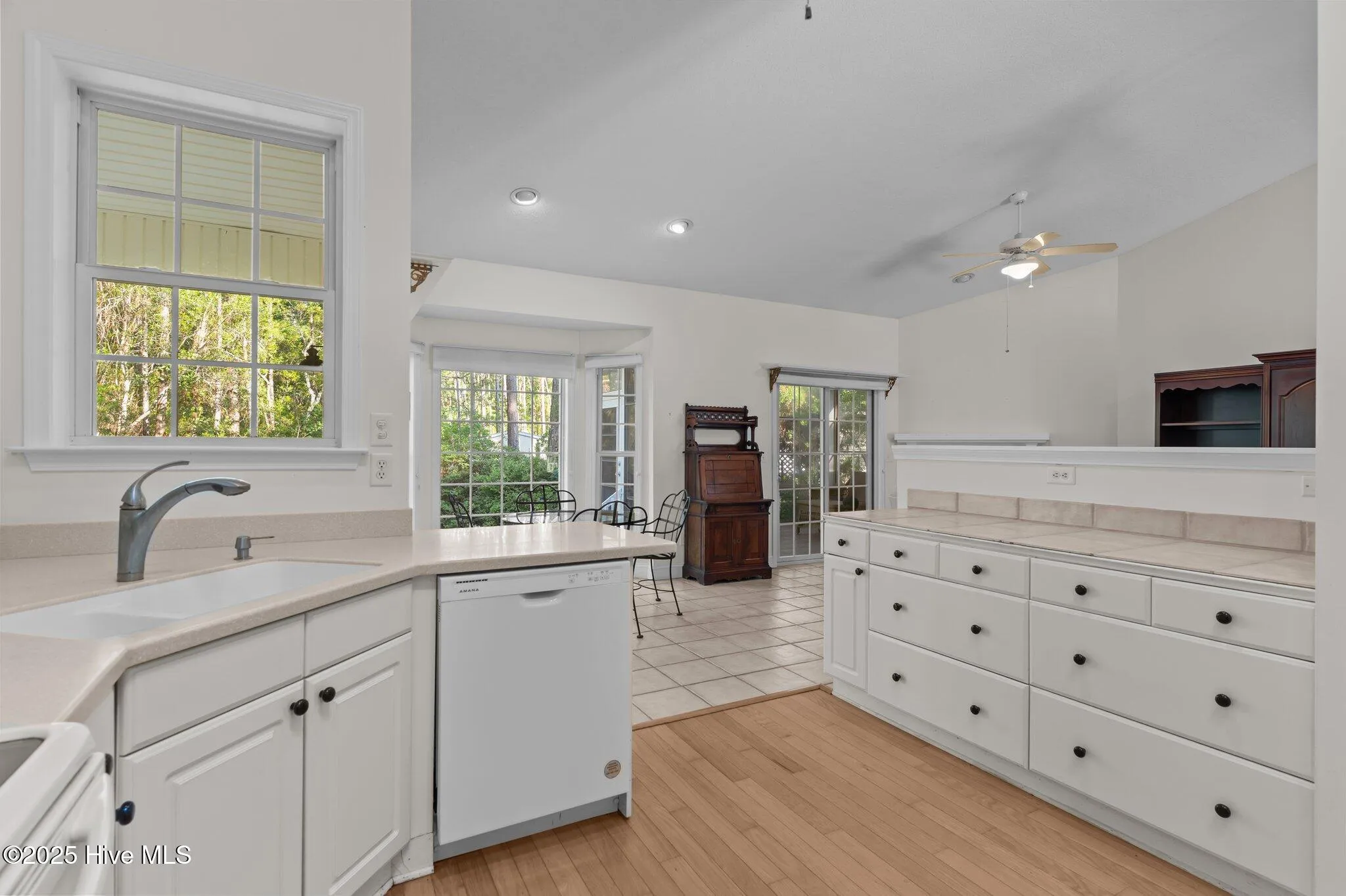 Southport, North Carolina 28461, United States, 3 Bedrooms Bedrooms, ,2 BathroomsBathrooms,Residential,Active,136418