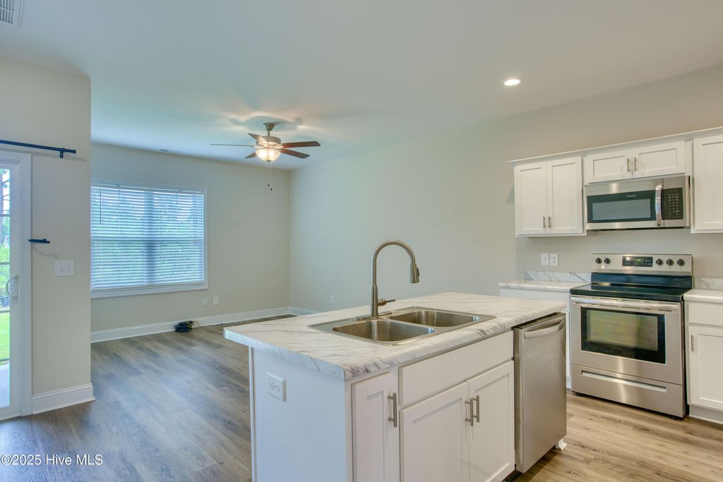 Photo of 329 S Stingray Lane, Sneads Ferry, NC 28460 (MLS # 100509359)