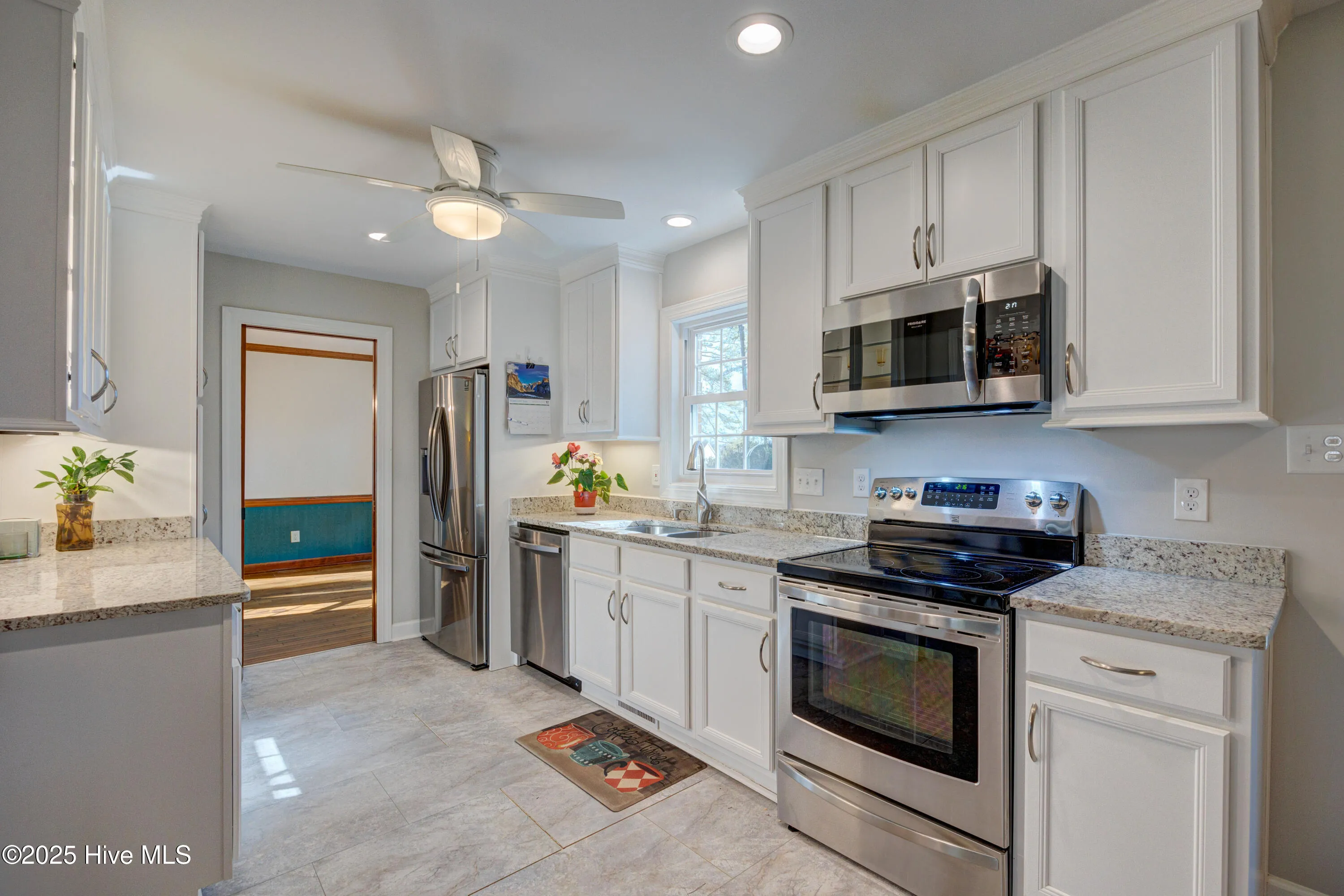 Jacksonville, North Carolina 28540, United States, 4 Bedrooms Bedrooms, ,3 BathroomsBathrooms,Residential,Active,2844