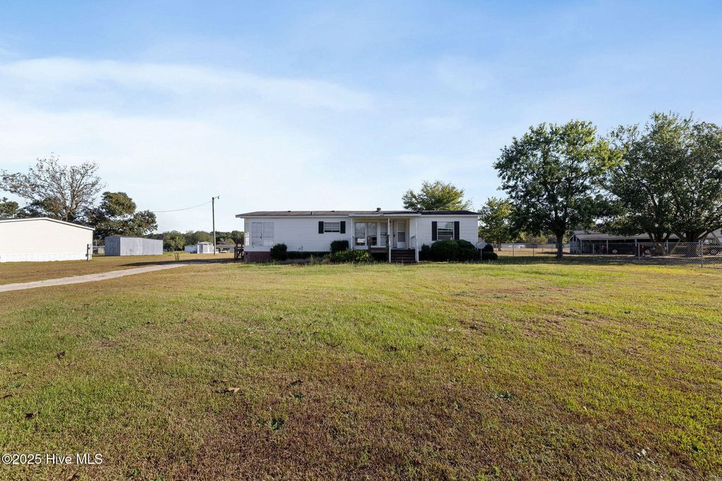 Photo of 3821 Lindsey Lane, La Grange, NC 28551 (MLS # 100537093)
