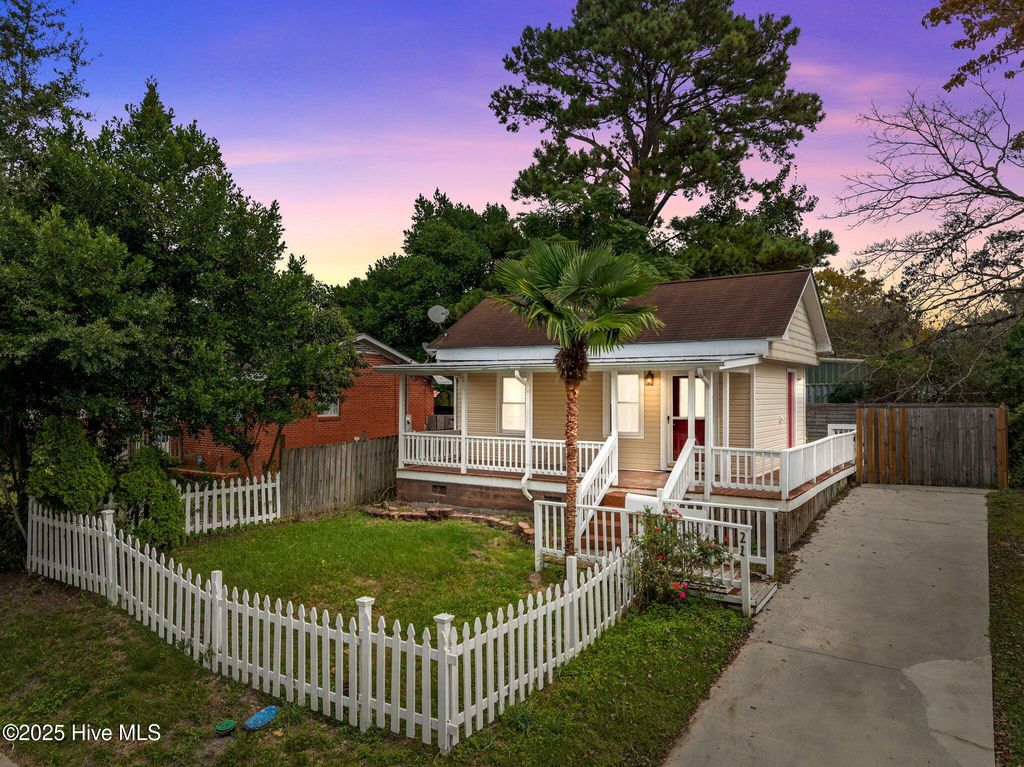 Photo of 21 Mercer Avenue, Wilmington, NC 28403 (MLS # 100536212)