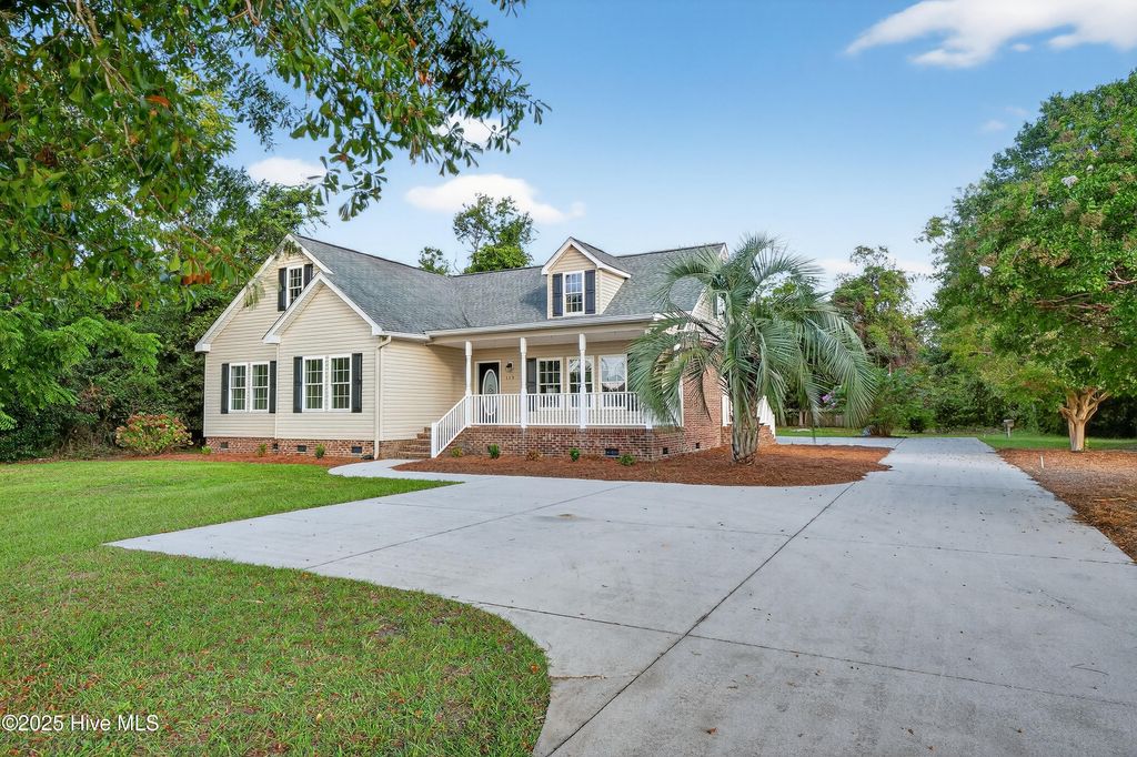 Photo of 119 Leslie Drive, Hubert, NC 28539 (MLS # 100527052)