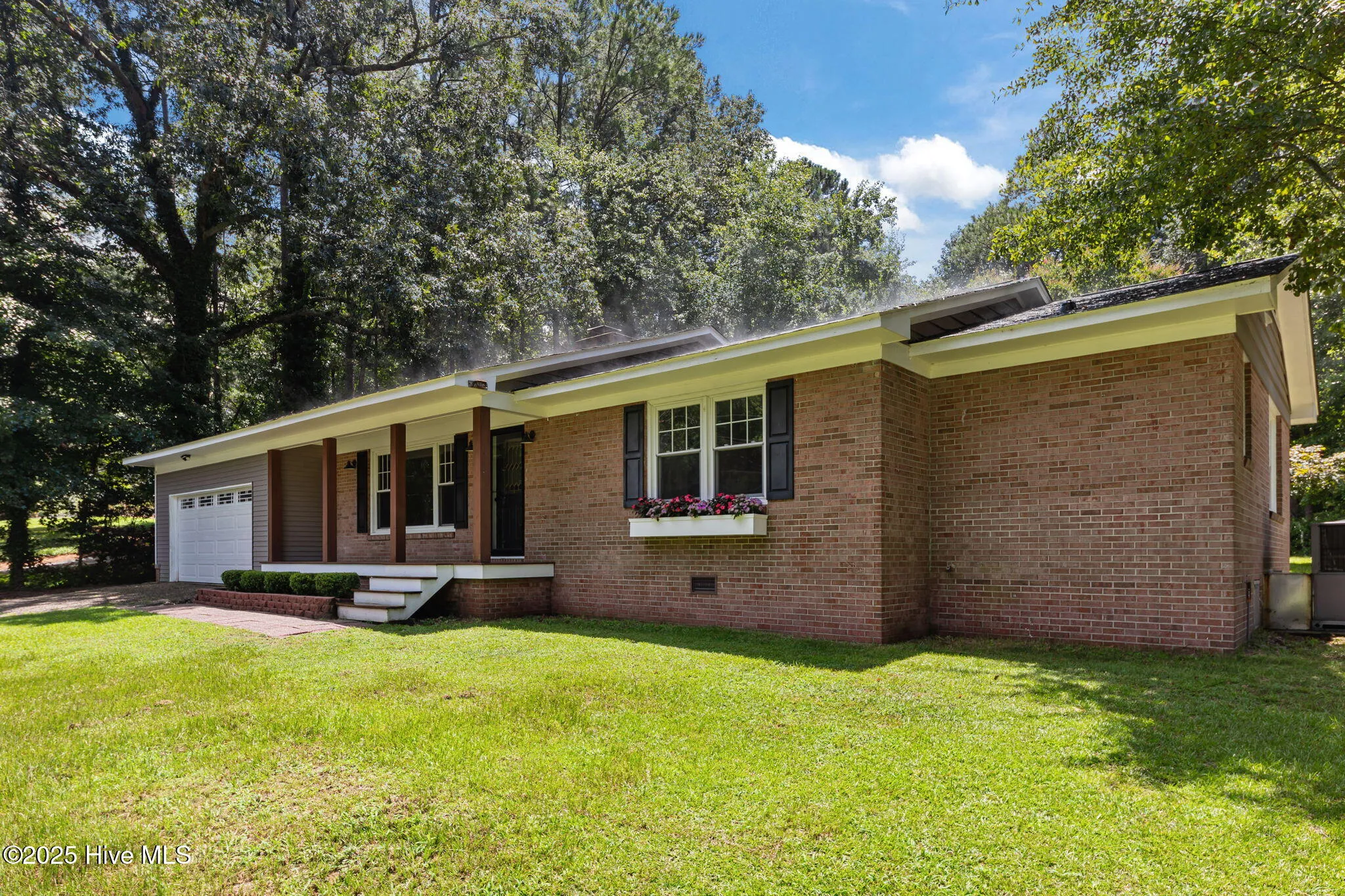 Whispering Pines, North Carolina 28327, United States, 3 Bedrooms Bedrooms, ,2 BathroomsBathrooms,Residential,Pending,222596