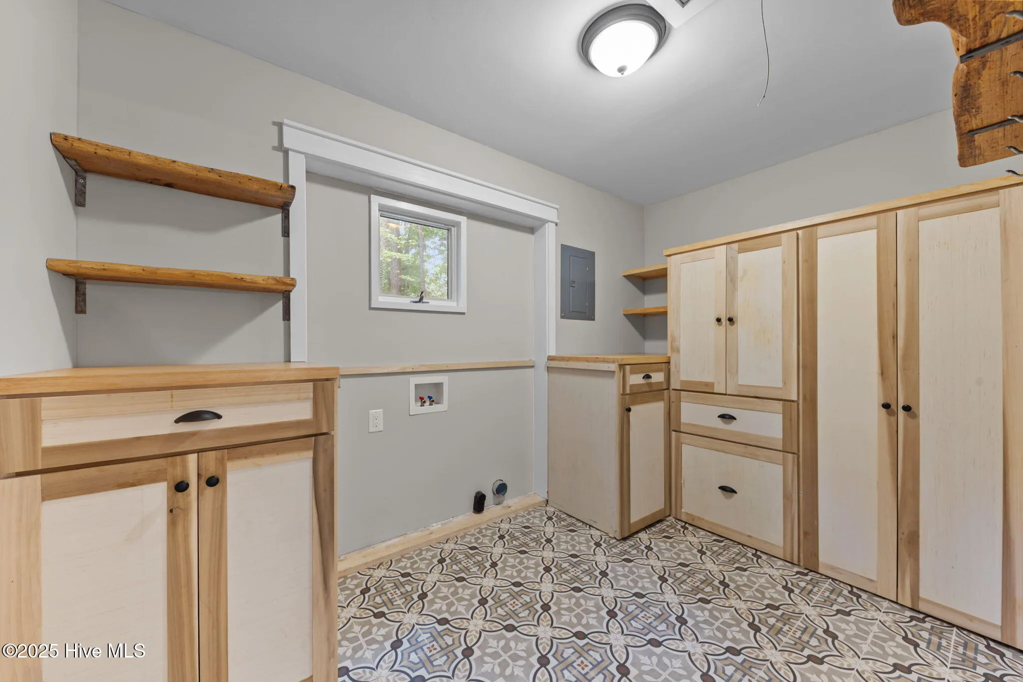 Whispering Pines, North Carolina 28327, United States, 3 Bedrooms Bedrooms, ,2 BathroomsBathrooms,Residential,Pending,222596