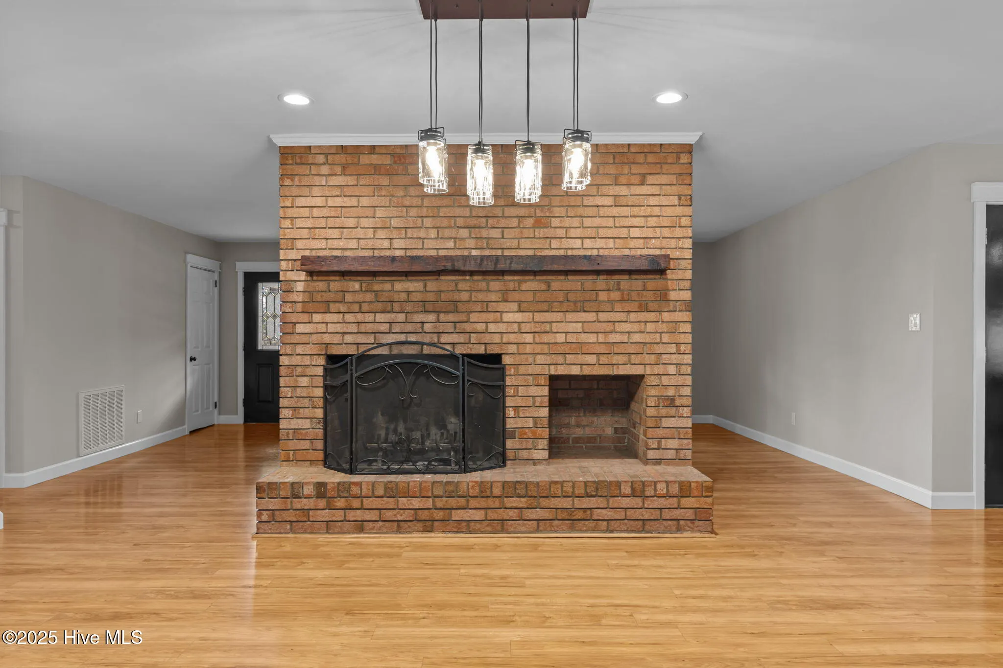 Whispering Pines, North Carolina 28327, United States, 3 Bedrooms Bedrooms, ,2 BathroomsBathrooms,Residential,Pending,222596