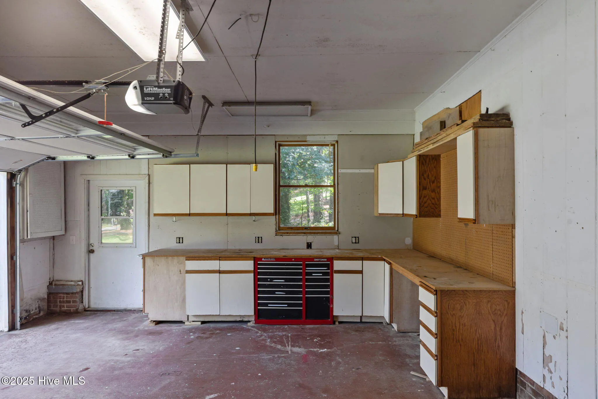 Whispering Pines, North Carolina 28327, United States, 3 Bedrooms Bedrooms, ,2 BathroomsBathrooms,Residential,Pending,222596