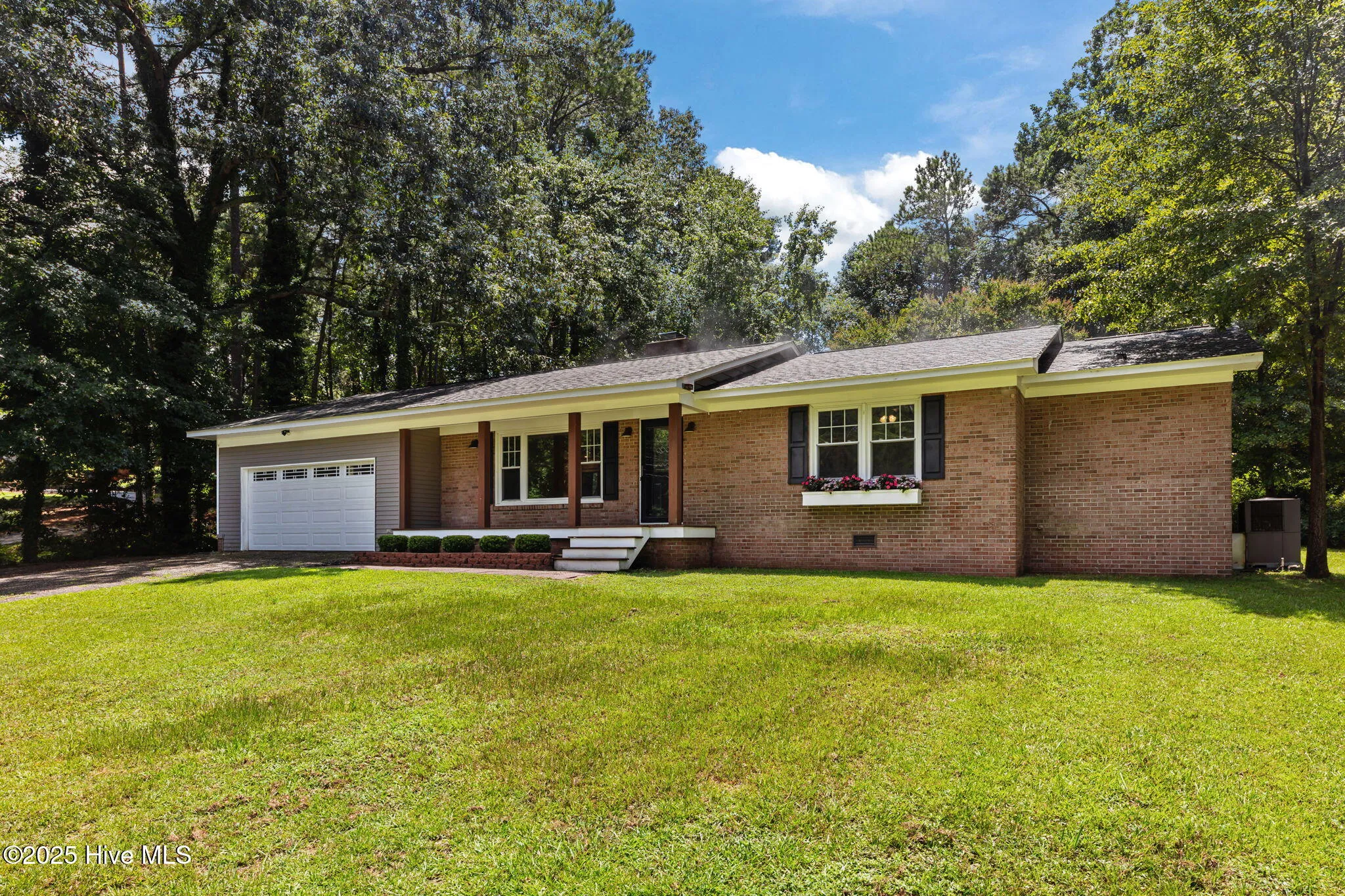 Whispering Pines, North Carolina 28327, United States, 3 Bedrooms Bedrooms, ,2 BathroomsBathrooms,Residential,Pending,222596
