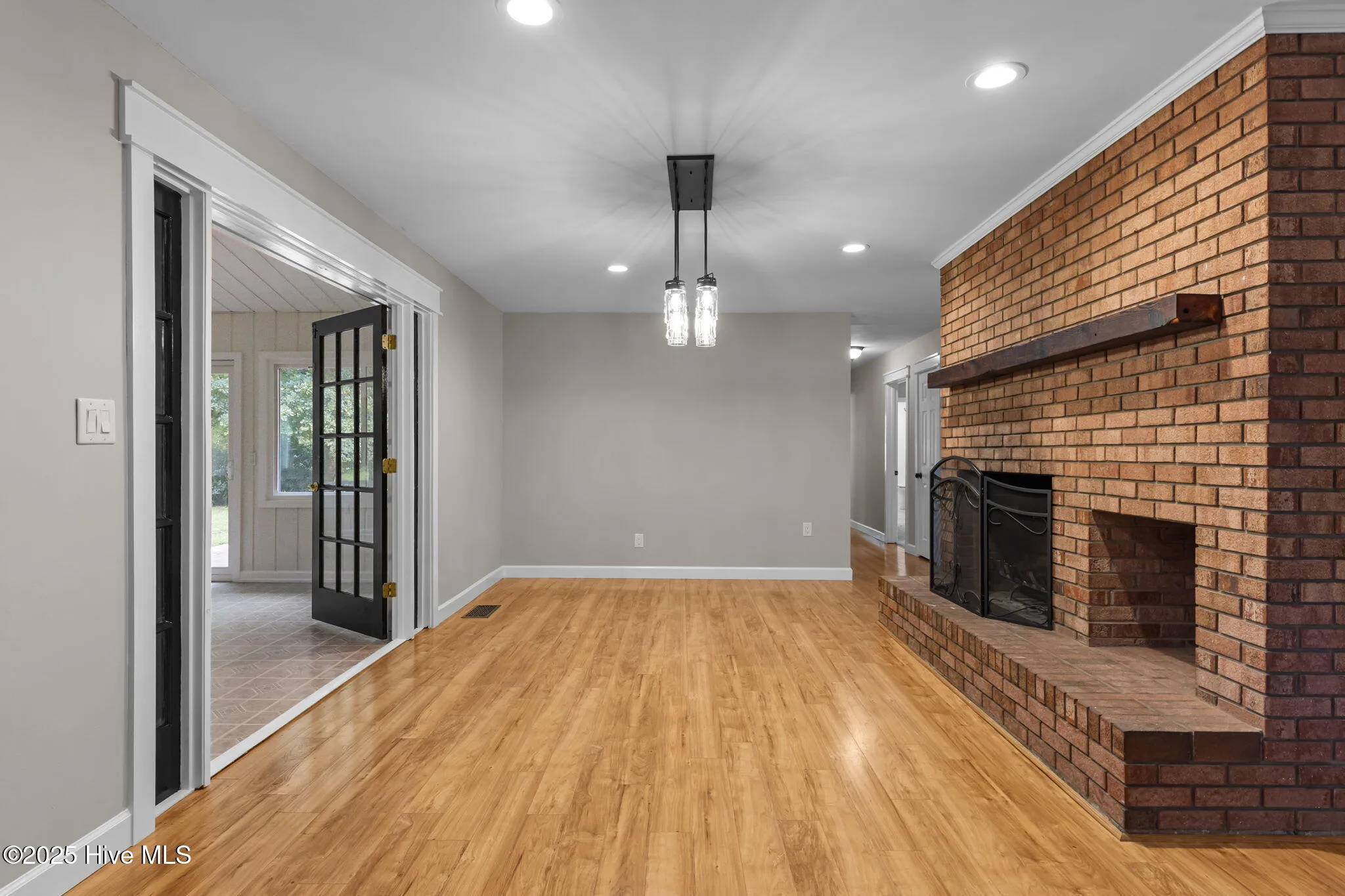 Whispering Pines, North Carolina 28327, United States, 3 Bedrooms Bedrooms, ,2 BathroomsBathrooms,Residential,Pending,222596