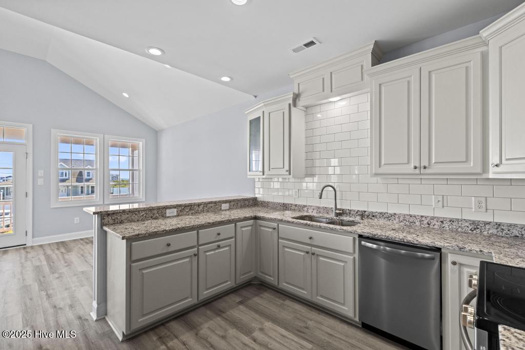 244/246 Grandview Drive