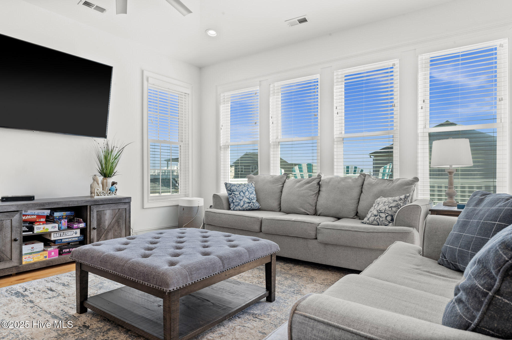 1318 N New River Drive