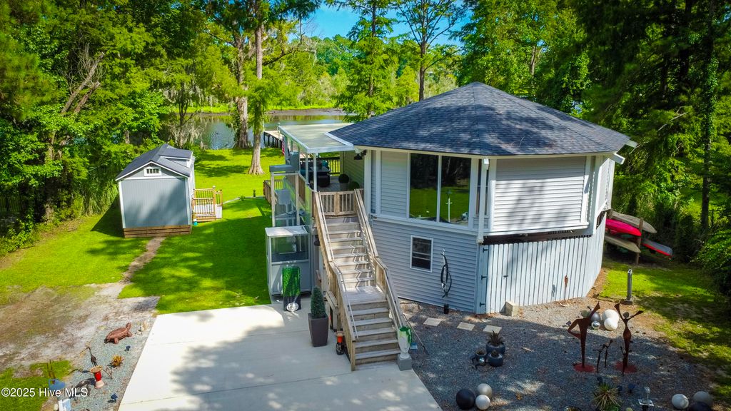 Photo of 210 Gangplank Road, New Bern, NC 28562 (MLS # 100520484)