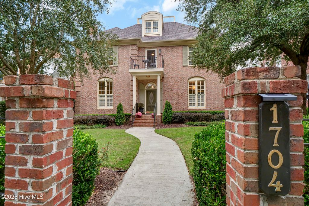 Photo of 1704 Pope Court, Wilmington, NC 28405 (MLS # 100537274)