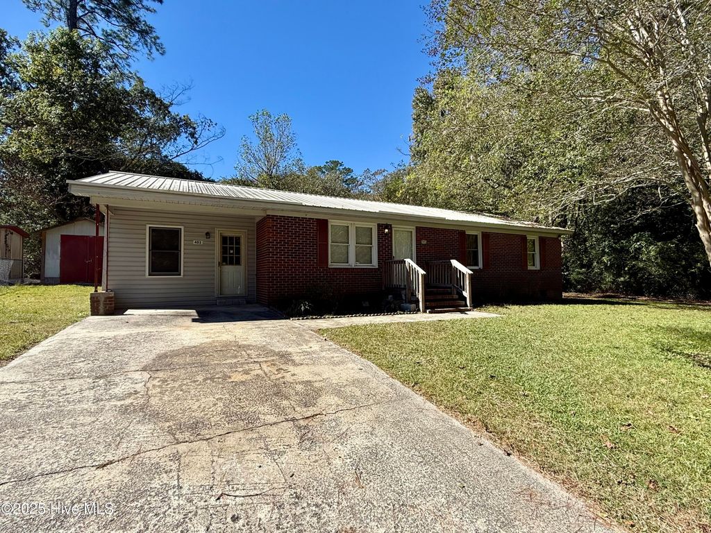 Photo of 403 Henderson Street, Williamston, NC 27892 (MLS # 100536882)