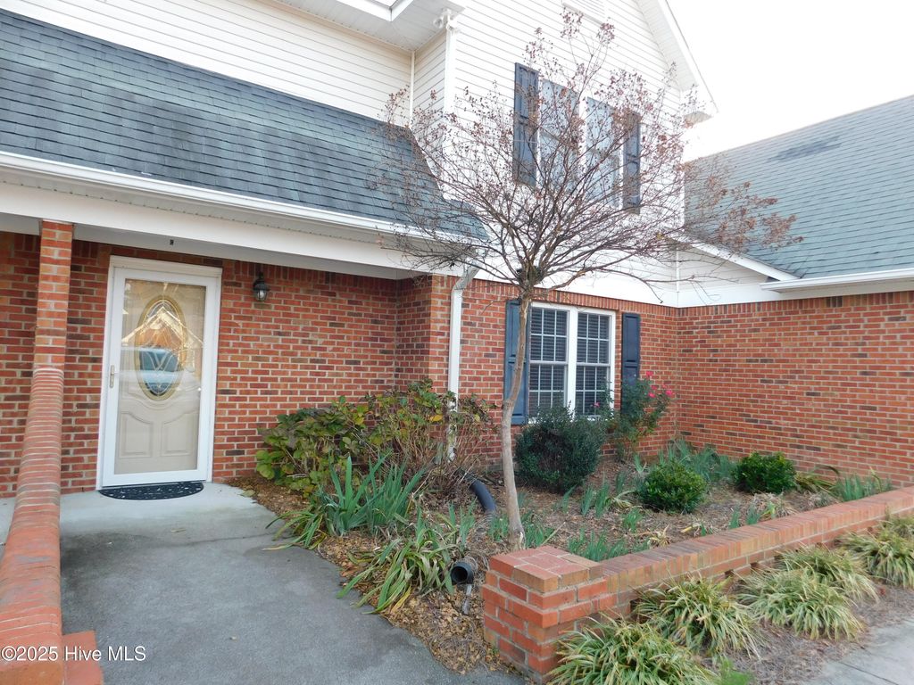 Photo of 14981 Kenwyn Drive #Apt C, Laurinburg, NC 28352 (MLS # 100542557)