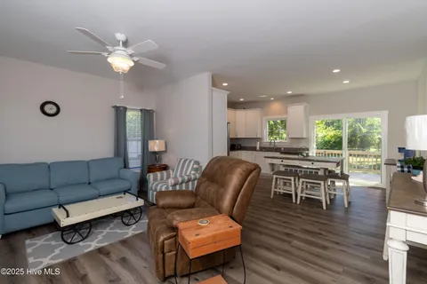 MLS: 100504673