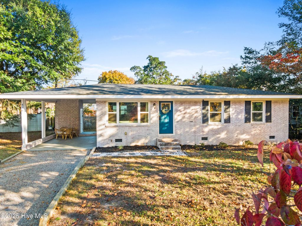 Photo of 426 Keziah Street, Oak Island, NC 28465 (MLS # 100542913)