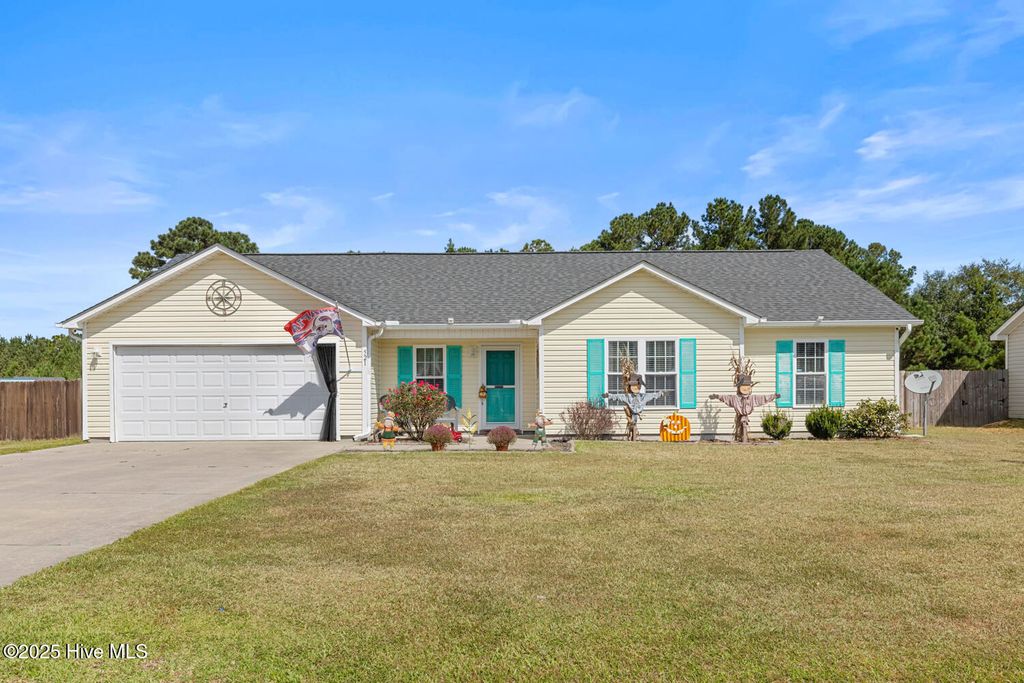 Photo of 521 Cherry Blossom Lane, Richlands, NC 28574 (MLS # 100533155)