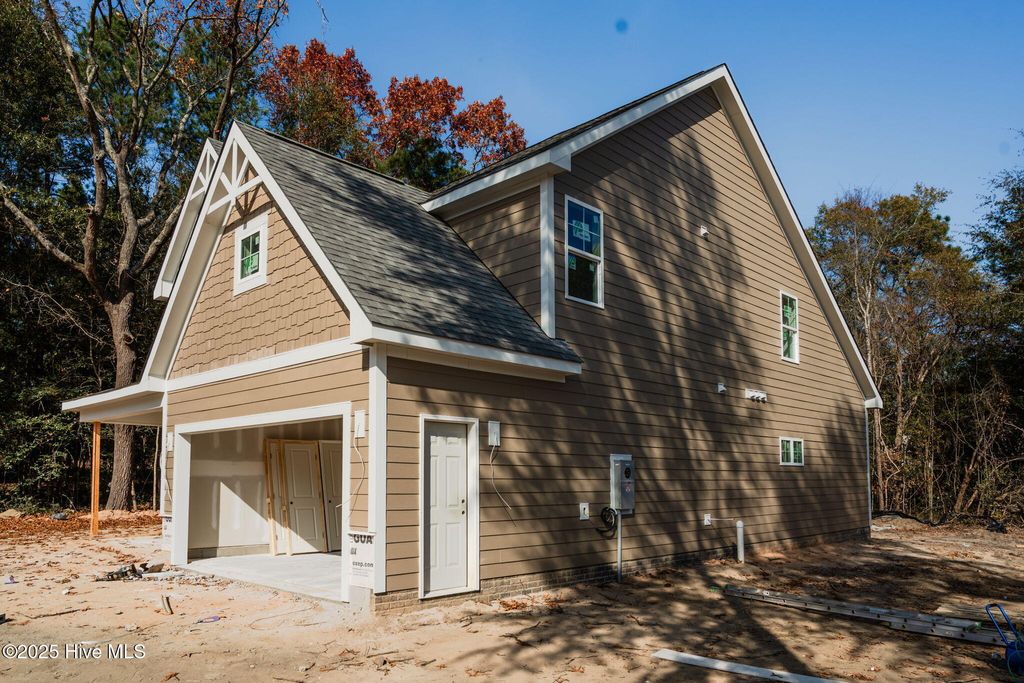 Photo of 221 Telluride Court, Aberdeen, NC 28315 (MLS # 100542331)