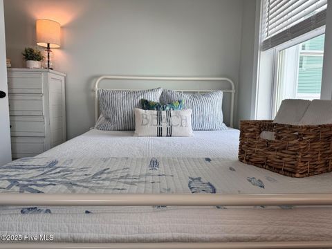 Tiny photo for 804 N Topsail Drive #D, Surf City, NC 28445 (MLS # 100543911)