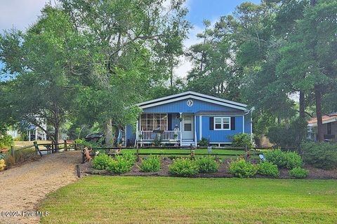 A home in Oak Island