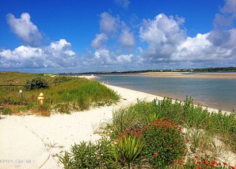 A home in Oak Island