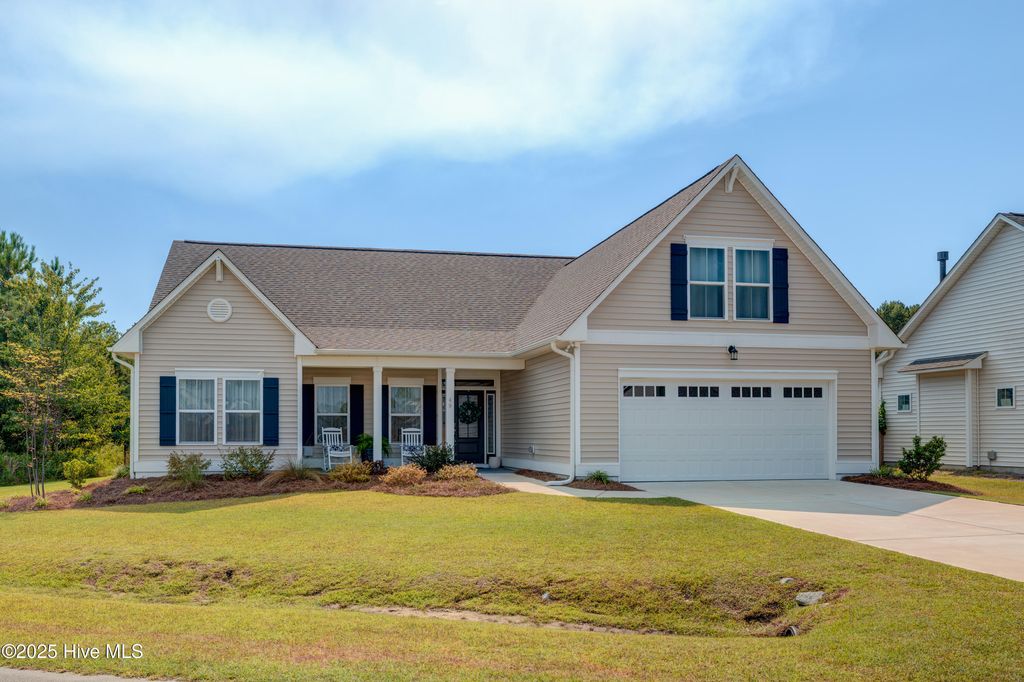 Photo of 49 W Hennings Way, Hampstead, NC 28443 (MLS # 100530040)