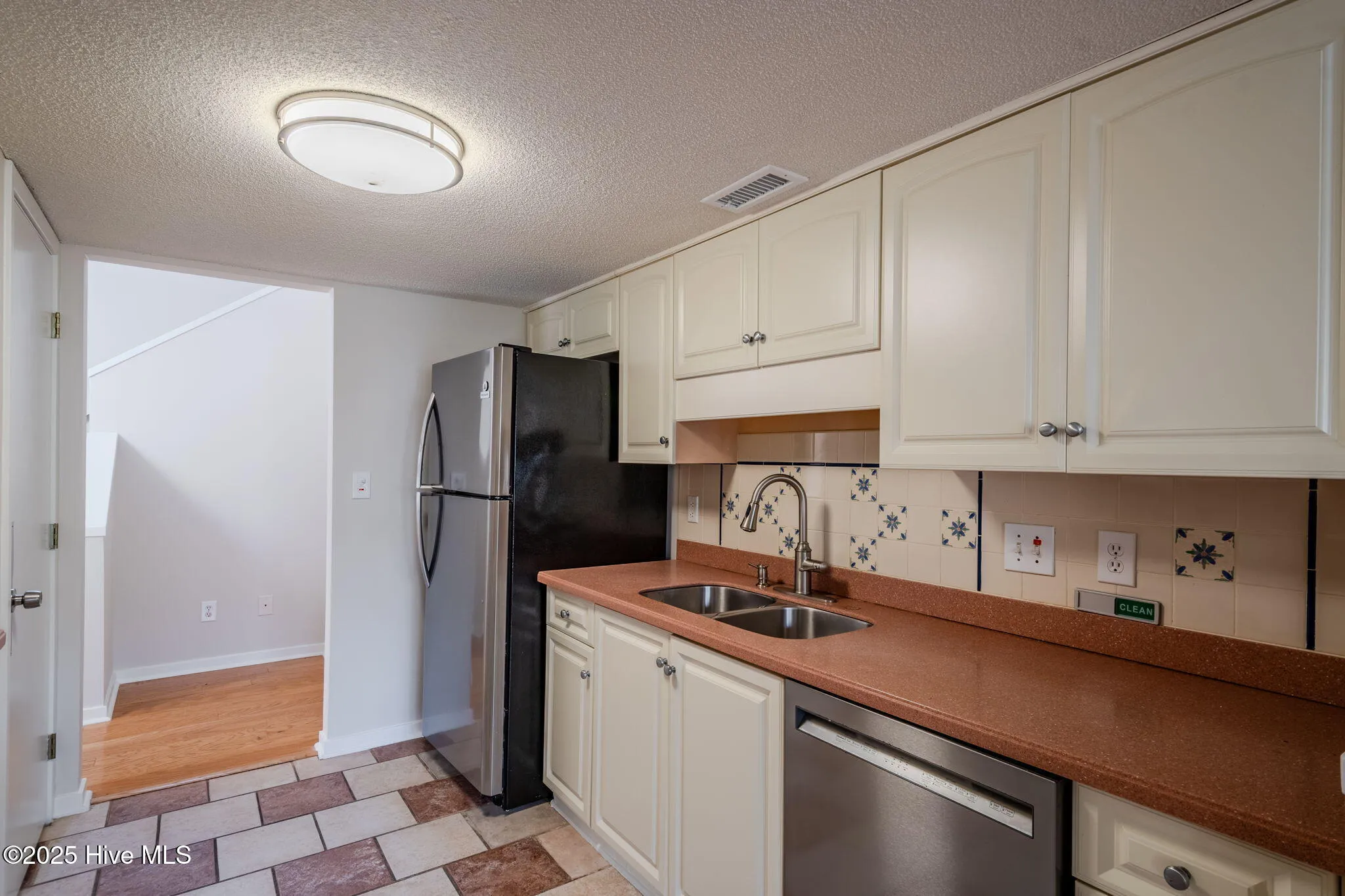 Wilmington, North Carolina 28409, United States, 3 Bedrooms Bedrooms, ,3 BathroomsBathrooms,Residential,Active,17361