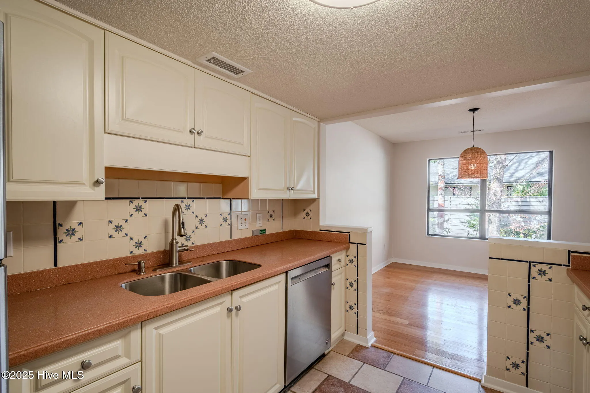 Wilmington, North Carolina 28409, United States, 3 Bedrooms Bedrooms, ,3 BathroomsBathrooms,Residential,Active,17361