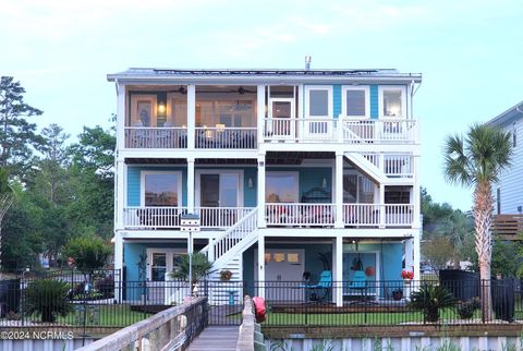 A home in Oak Island