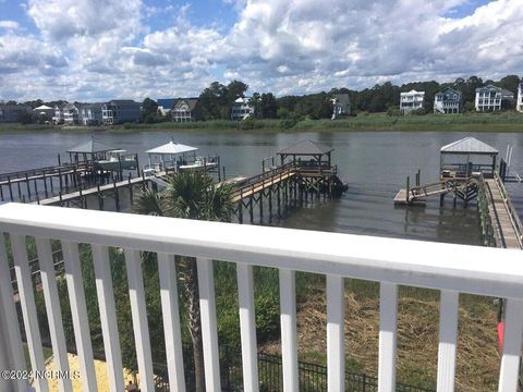 A home in Oak Island