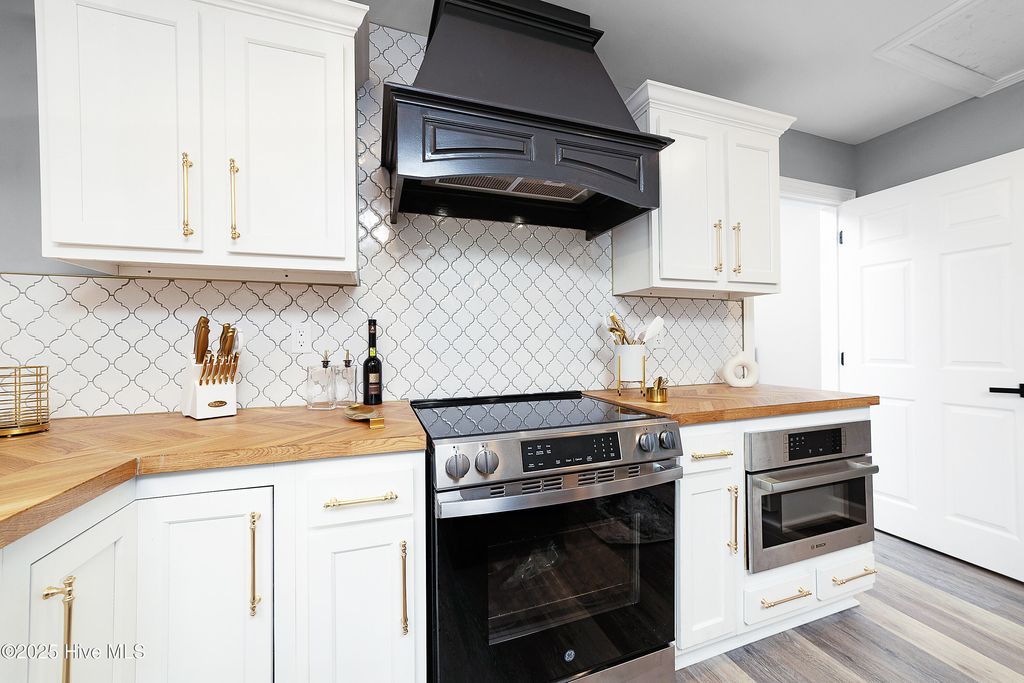 Photo of 313 First Avenue, Vanceboro, NC 28586 (MLS # 100535577)