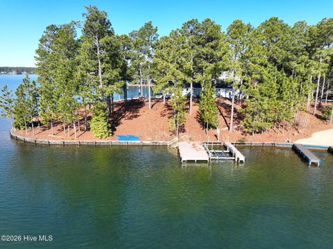 105 Mace Point Seven Lakes NC 27376