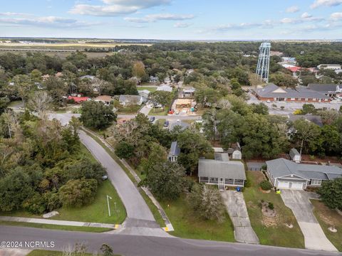 A home in Oak Island