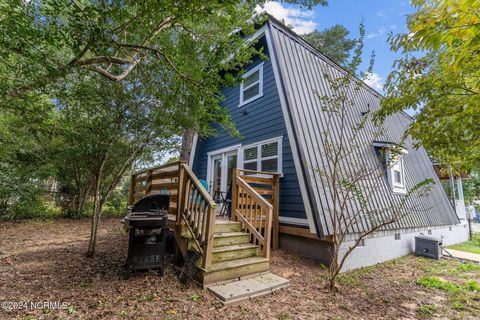 A home in Oak Island