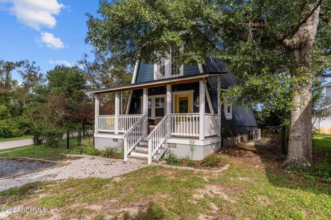 A home in Oak Island