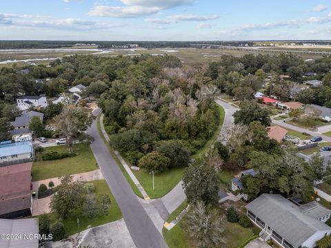 A home in Oak Island