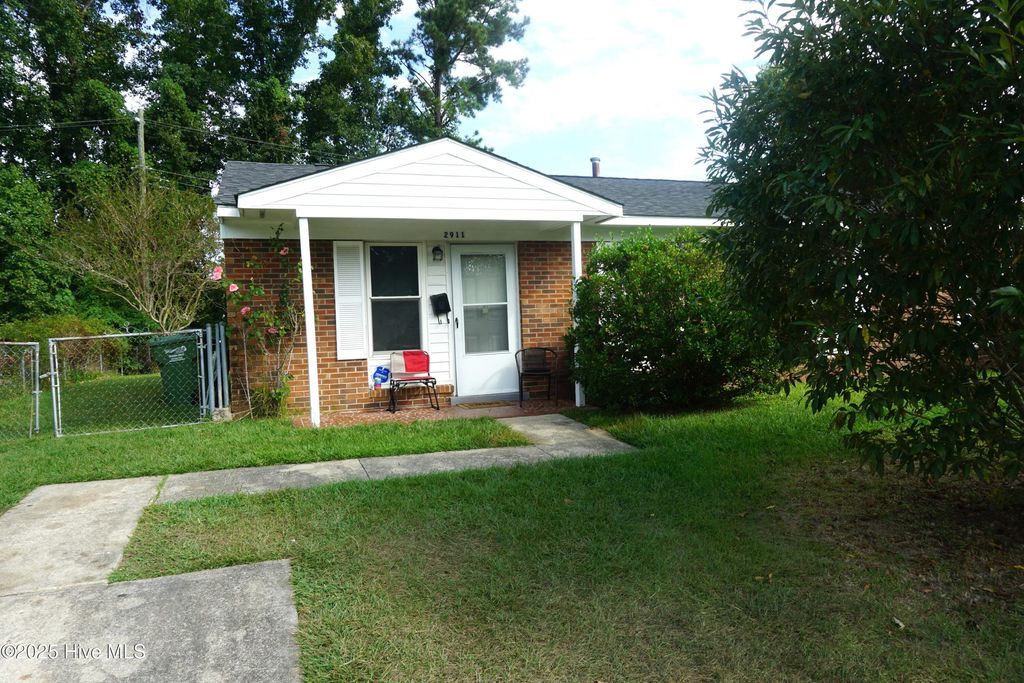 Photo of 2911 Spaulding Drive, Wilmington, NC 28405 (MLS # 100541005)